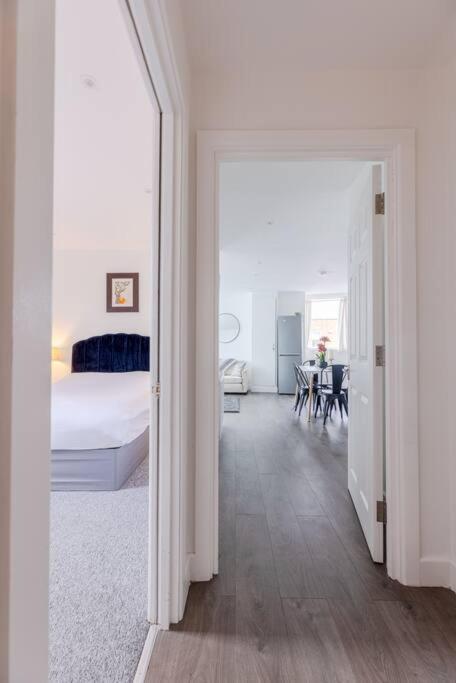 Vertigo Boutique Sleeps 4 London 泰晤士河畔京士顿 外观 照片
